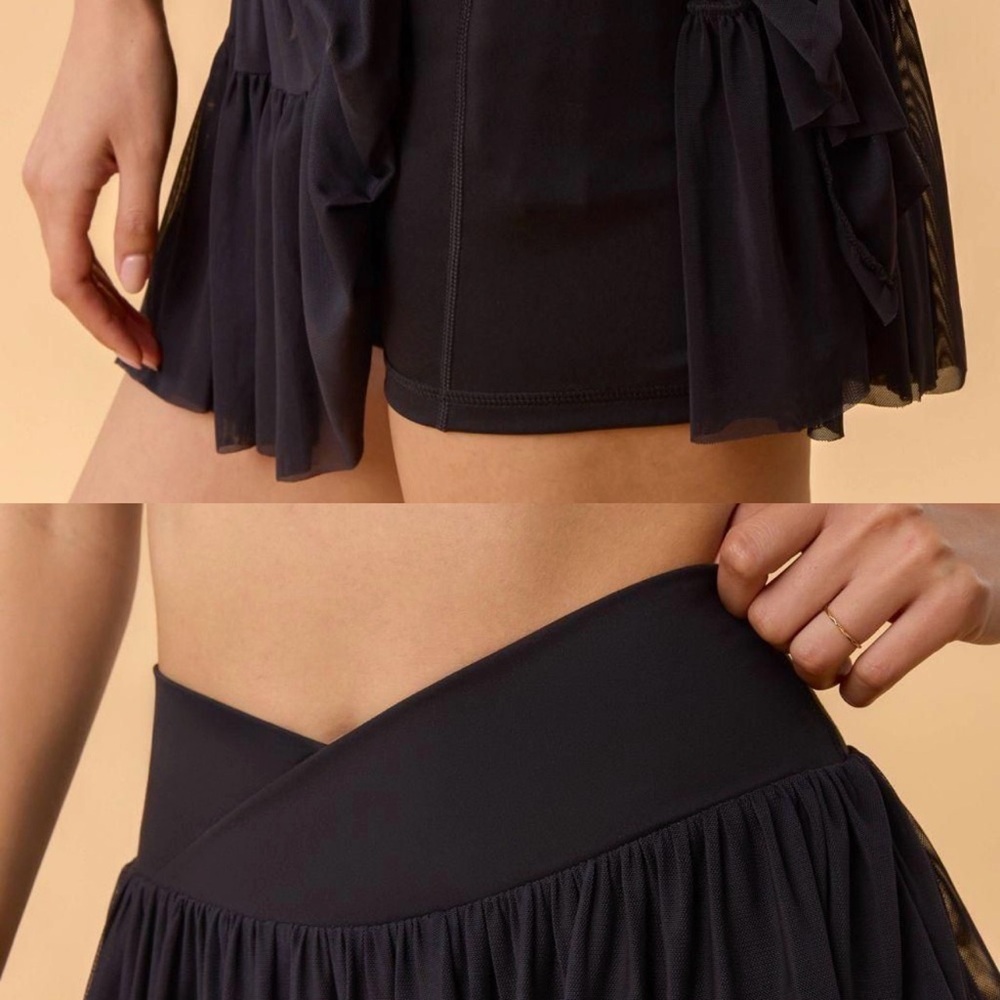 Blogilates Black Ruffled Skort size Large